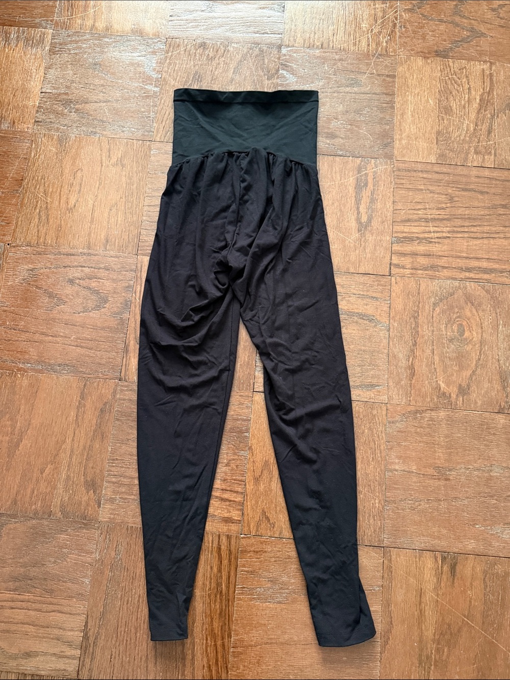 A Pea in the Pod Black High-Waist Maternity Leggings - Picture 4 of 4